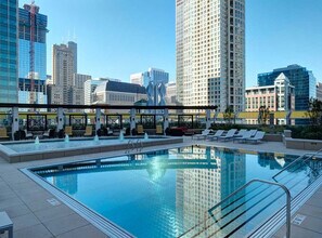 71 W Hubbard St in Chicago, IL - Building Photo - Building Photo
