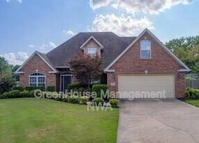 815 Brookside Ct in Rogers, AR - Building Photo