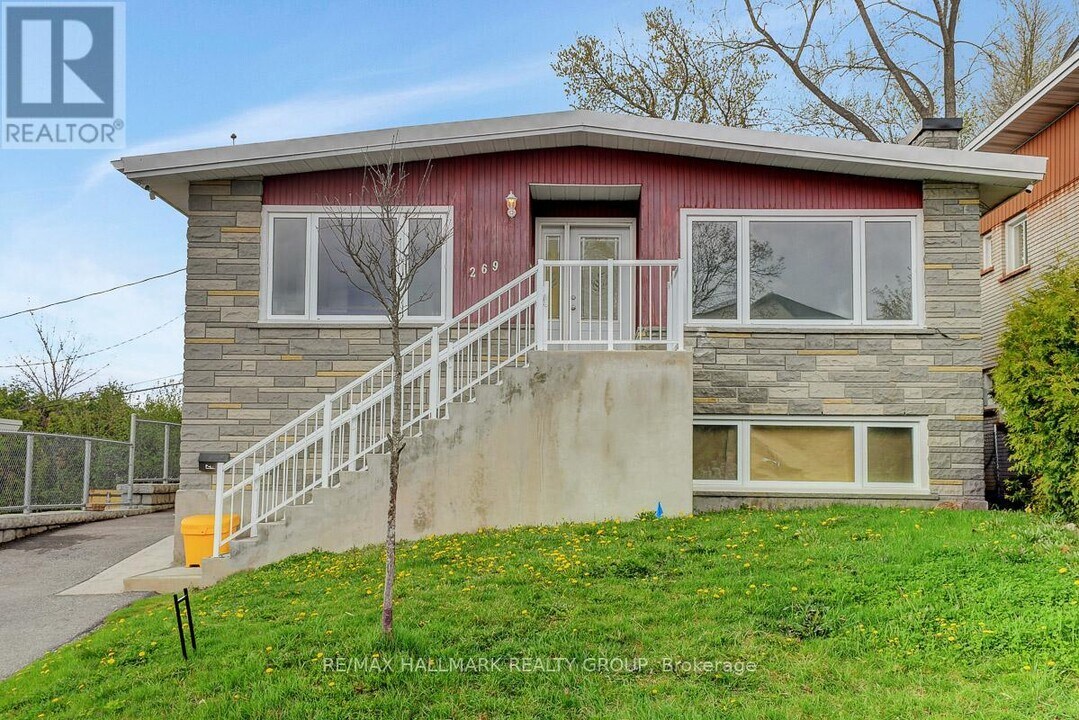 269 Michel Cir in Ottawa, ON - Building Photo