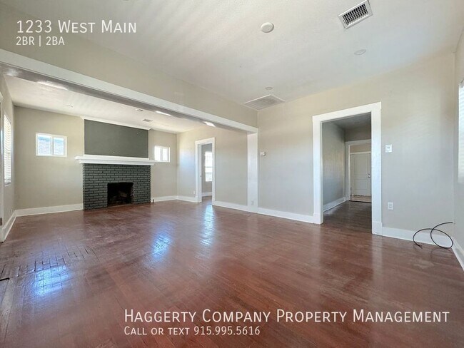 1233 W Main Dr in El Paso, TX - Building Photo - Building Photo