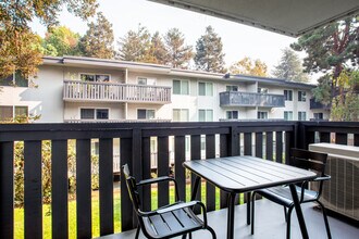 655 S Fair Oaks Ave in Sunnyvale, CA - Building Photo - Building Photo