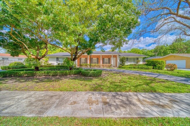 7745 SW 144th St in Palmetto Bay, FL - Building Photo - Building Photo