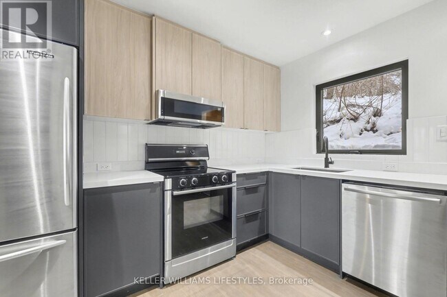 306 Riverside Dr in London, ON - Building Photo - Building Photo