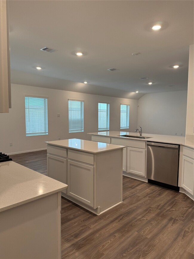 property at 7525 Angels Lndg Ln