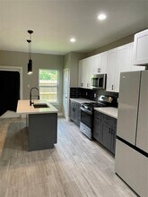 8212 Knox St in Houston, TX - Building Photo - Building Photo