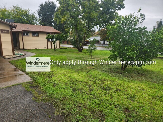 7241 Main Ave in Orangevale, CA - Building Photo - Building Photo