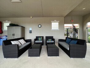 4204 N Dixie Hwy in Oakland Park, FL - Building Photo - Building Photo