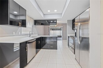 8312 Clermont St in Tampa, FL - Foto de edificio - Building Photo