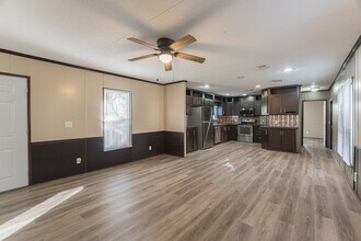 13154 S Lee Shore Dr in Willis, TX - Building Photo - Building Photo