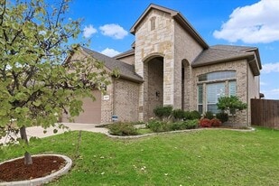 5805 Canyon Oaks Ln in Fort Worth, TX - Building Photo