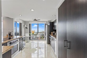 1901 N Ocean Blvd in Fort Lauderdale, FL - Foto de edificio - Building Photo