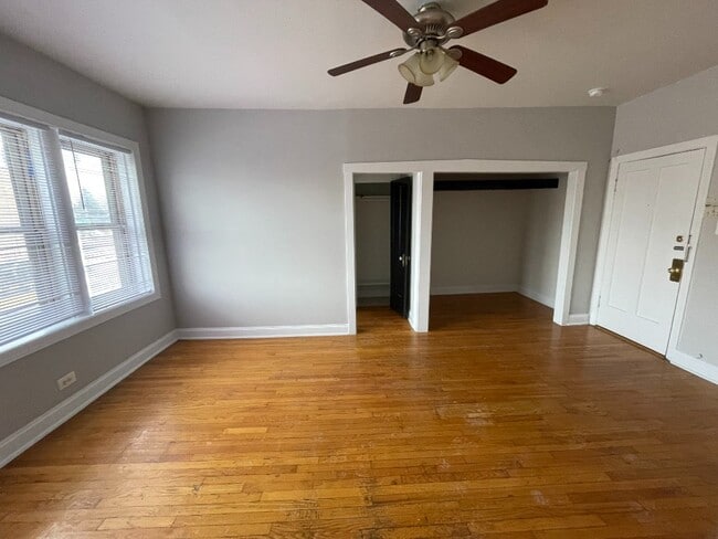 4354 N Elston Ave, Unit 4354-201