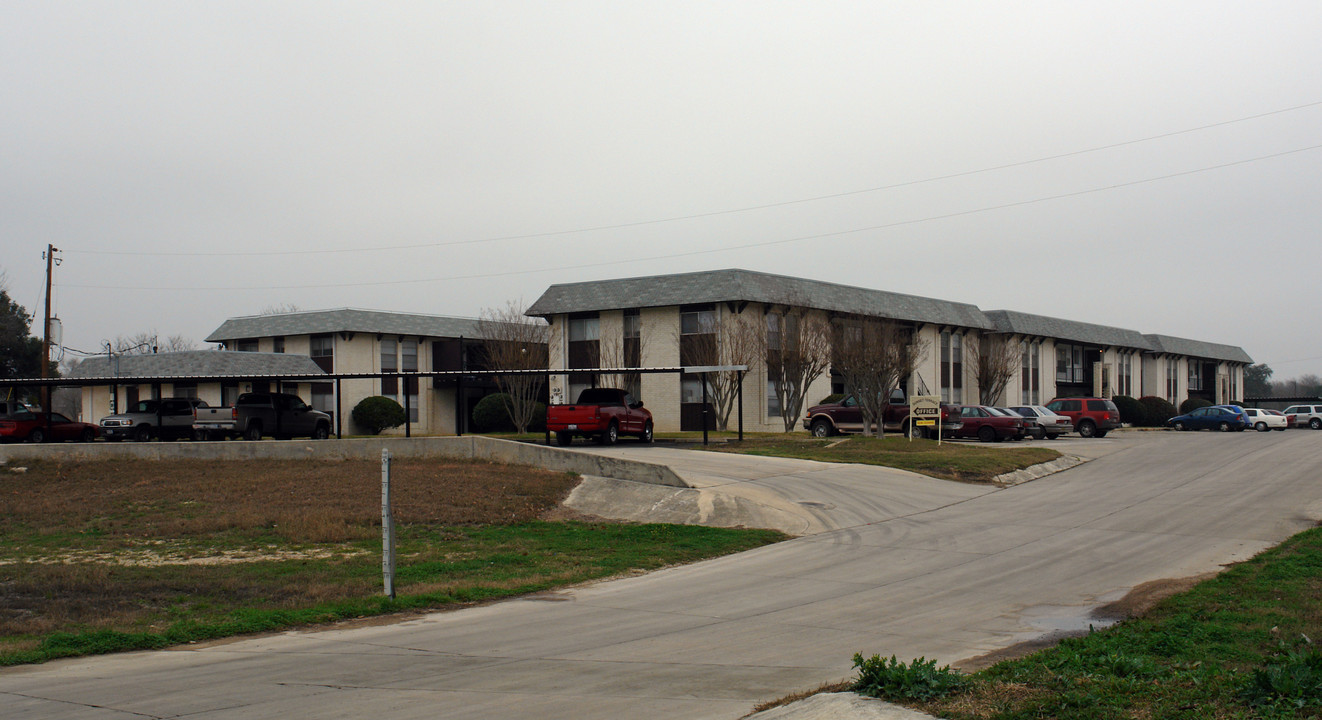 Sunset Terrace Apartments in Seguin, TX - Building Photo