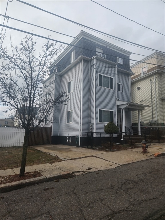 34 Florence St, Unit 1