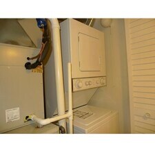 7257 N Bell Ave, Unit G in Chicago, IL - Building Photo - Building Photo