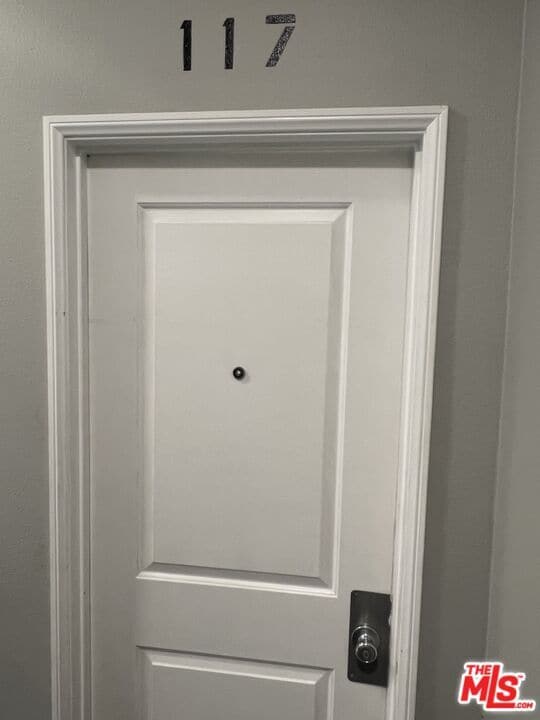 property at 117 E 45th St