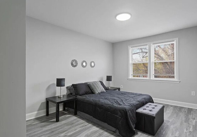 property at 5716 Leith Walk