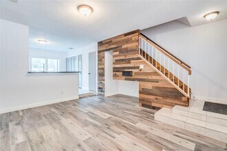 1411 Gracy Farms Ln in Austin, TX - Building Photo - Building Photo