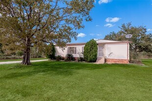 30 Allen Dr in Huntsville, TX - Building Photo