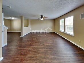 6303 Abaca Way in Indianapolis, IN - Foto de edificio - Building Photo