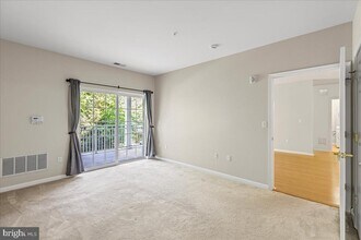 224 Breeders Cup Dr in Cherry Hill Township, NJ - Building Photo - Building Photo