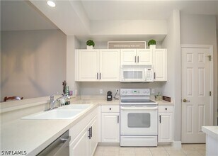 3970 Loblolly Bay Dr in Naples, FL - Building Photo - Building Photo