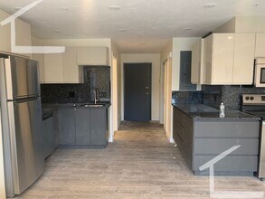 1028 Commonwealth Ave in Brookline, MA - Building Photo - Building Photo