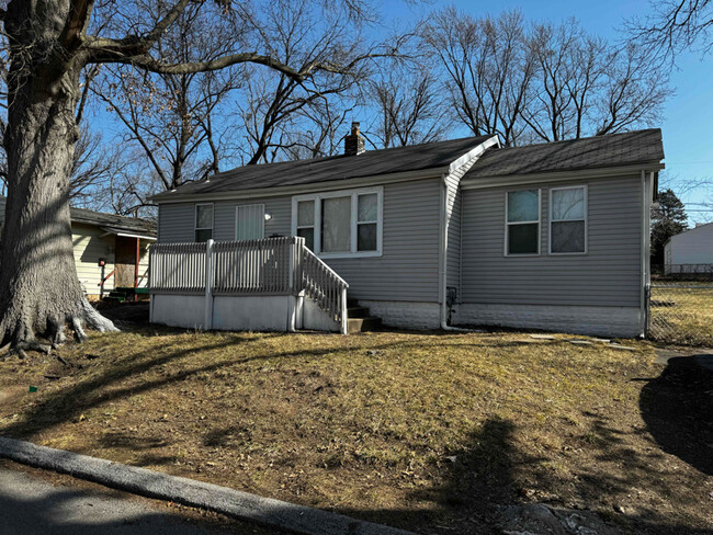 property at 6262 Jefferson Ave