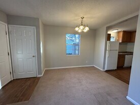 915 Greenbriar Rd in Hinesville, GA - Building Photo