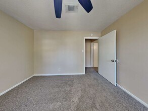 1115 Misty Lea Ln in Houston, TX - Foto de edificio - Building Photo