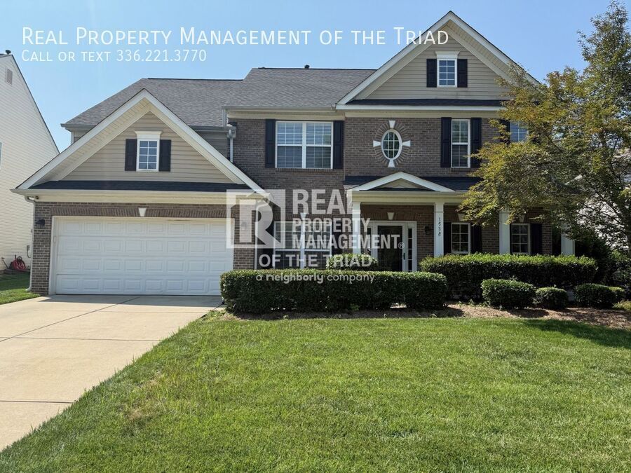 1538 Castle Way in High Point, NC - Building Photo
