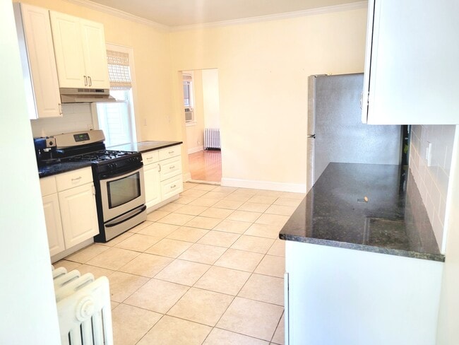 393 Lafayette St in Newark, NJ - Building Photo - Building Photo