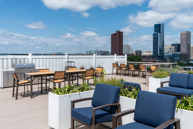 Harbor Hill Apartments in Baltimore, MD - Foto de edificio - Building Photo