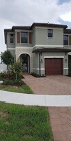 3402 W 105th St in Hialeah, FL - Building Photo