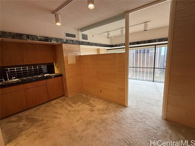 1188 Bishop St in Honolulu, HI - Building Photo - Building Photo