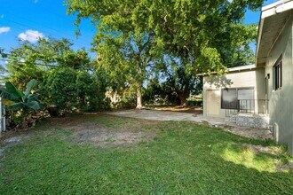 1300 NW 90th St in Miami, FL - Building Photo - Building Photo