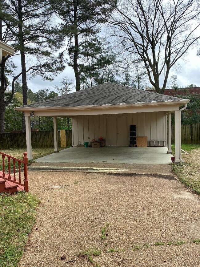 7861 Cloverbrook Ln in Germantown, TN - Building Photo - Building Photo