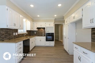 7912 N Michigan Ave in Kansas City, MO - Building Photo - Building Photo
