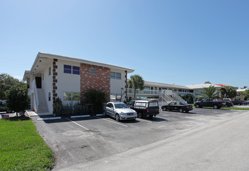 5440 NE 22nd Ter in Fort Lauderdale, FL - Foto de edificio