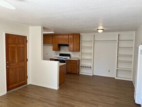 3450 Santa Maria Way in Santa Maria, CA - Building Photo - Building Photo