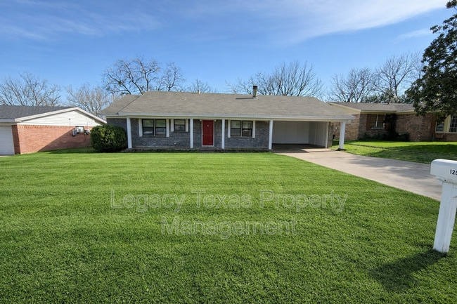 property at 1205 Tanglewood Dr