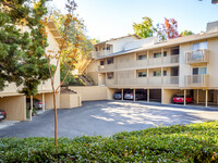 2323 Eastridge Ave, Unit 534 in Menlo Park, CA - Building Photo - Building Photo