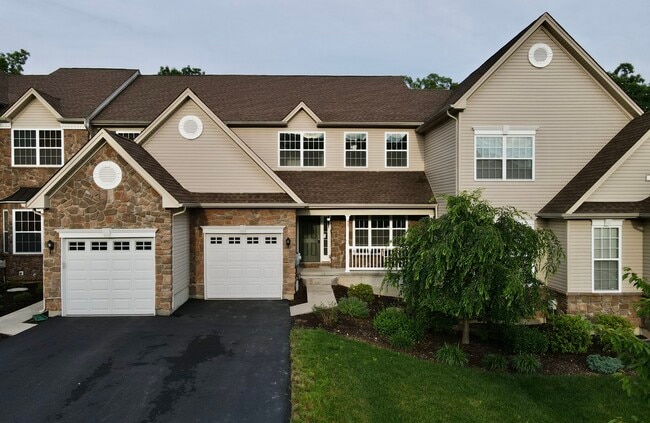 1824 Big Ridge Dr in East Stroudsburg, PA - Foto de edificio - Building Photo