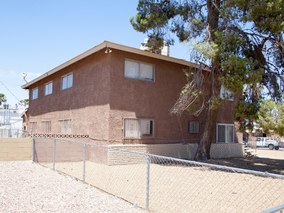 536 North Cir in Las Vegas, NV - Building Photo