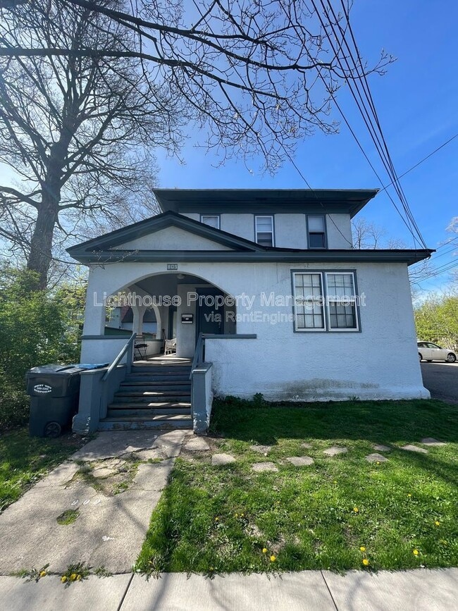 property at 809 W Cedar St