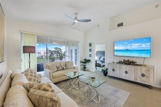 437 Wiggins Lake Ct in Naples, FL - Building Photo - Building Photo