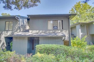 18 Hillbrook Way in Pensacola, FL - Building Photo - Building Photo