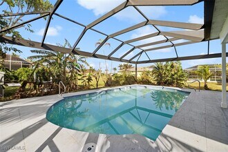 4520 SW 22nd Ave in Cape Coral, FL - Foto de edificio - Building Photo