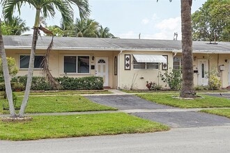 1817 NW 60th Ave in Sunrise, FL - Building Photo - Building Photo