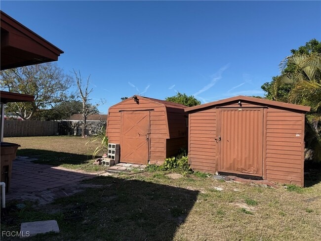 904 Hudson Ave in Lehigh Acres, FL - Building Photo - Building Photo